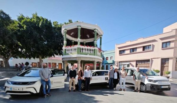 Mancomunidad del Norte: Entrega de coches eléctricos para mejorar los servicios de La Aldea