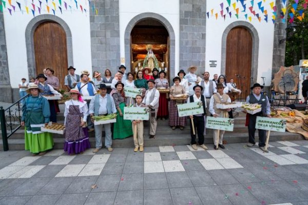 Valleseco celebra el 51&ordm; aniversario de la Romer&iacute;a-Ofrenda de La Encarnaci&oacute;n
