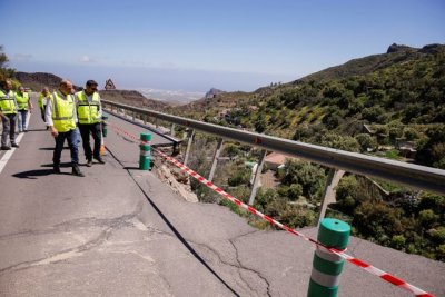 El Cabildo aprueba la emergencia de 18 obras para que Obras P&uacute;blicas puede reparar 21 carreteras afectadas por la borrasca Therese