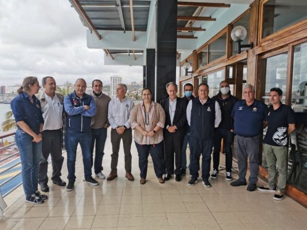 Reunión de la Real Federación Española de Vela con clubes náuticos canarios