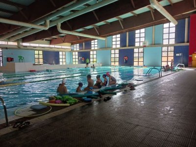 G&aacute;ldar: Comienza la temporada de asistencia de los centros escolares del municipio a la piscina municipal